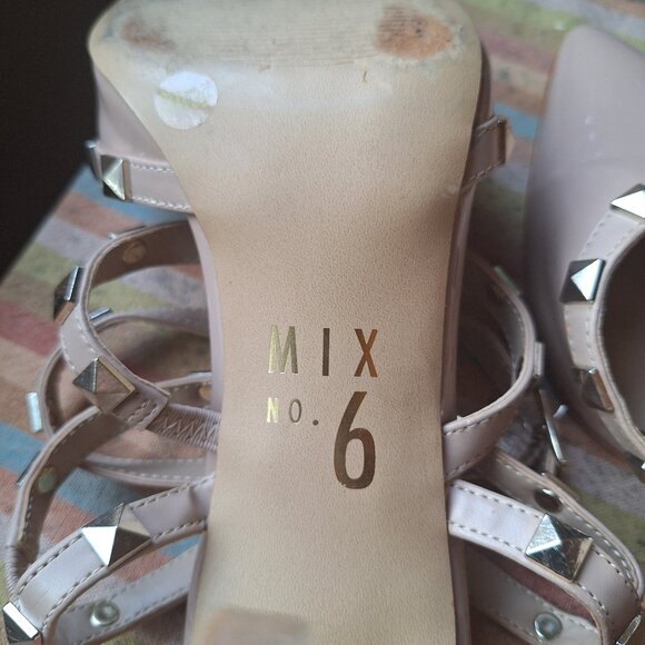 Nude Patent Pointy Toe Heels - Picture 5 of 8